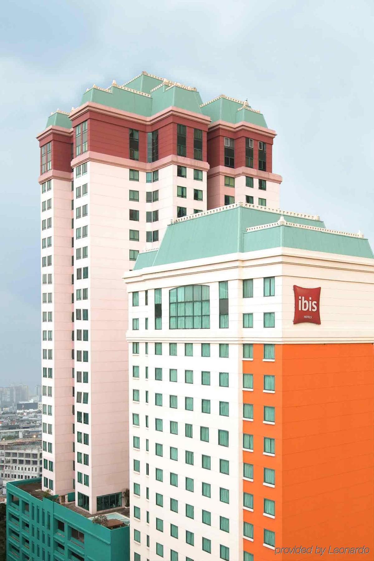 Hotel Ibis Mangga Dua Yakarta Exterior foto