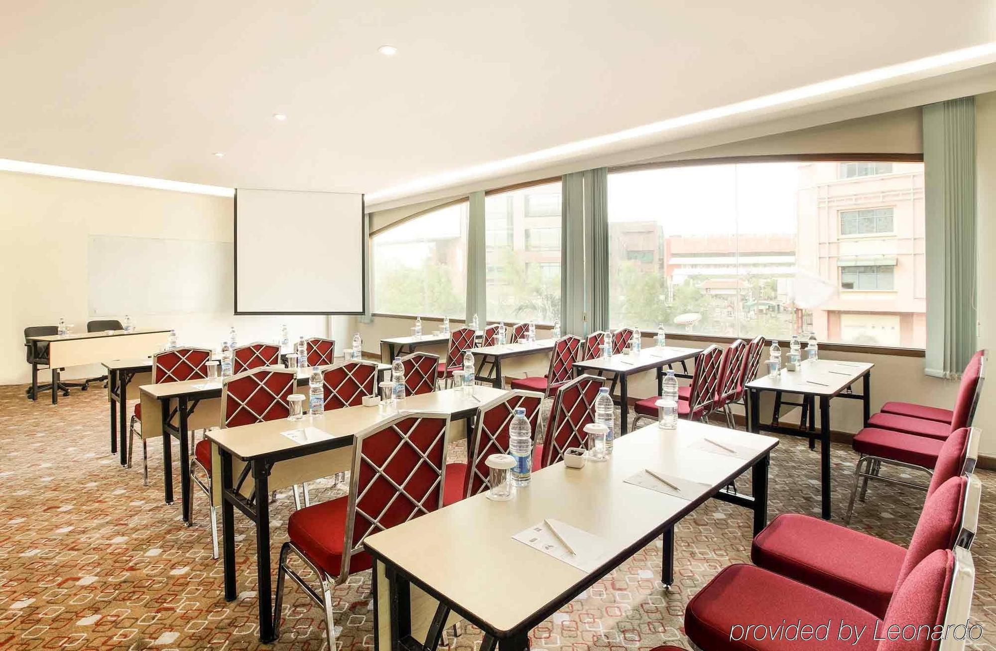 Hotel Ibis Mangga Dua Yakarta Exterior foto
