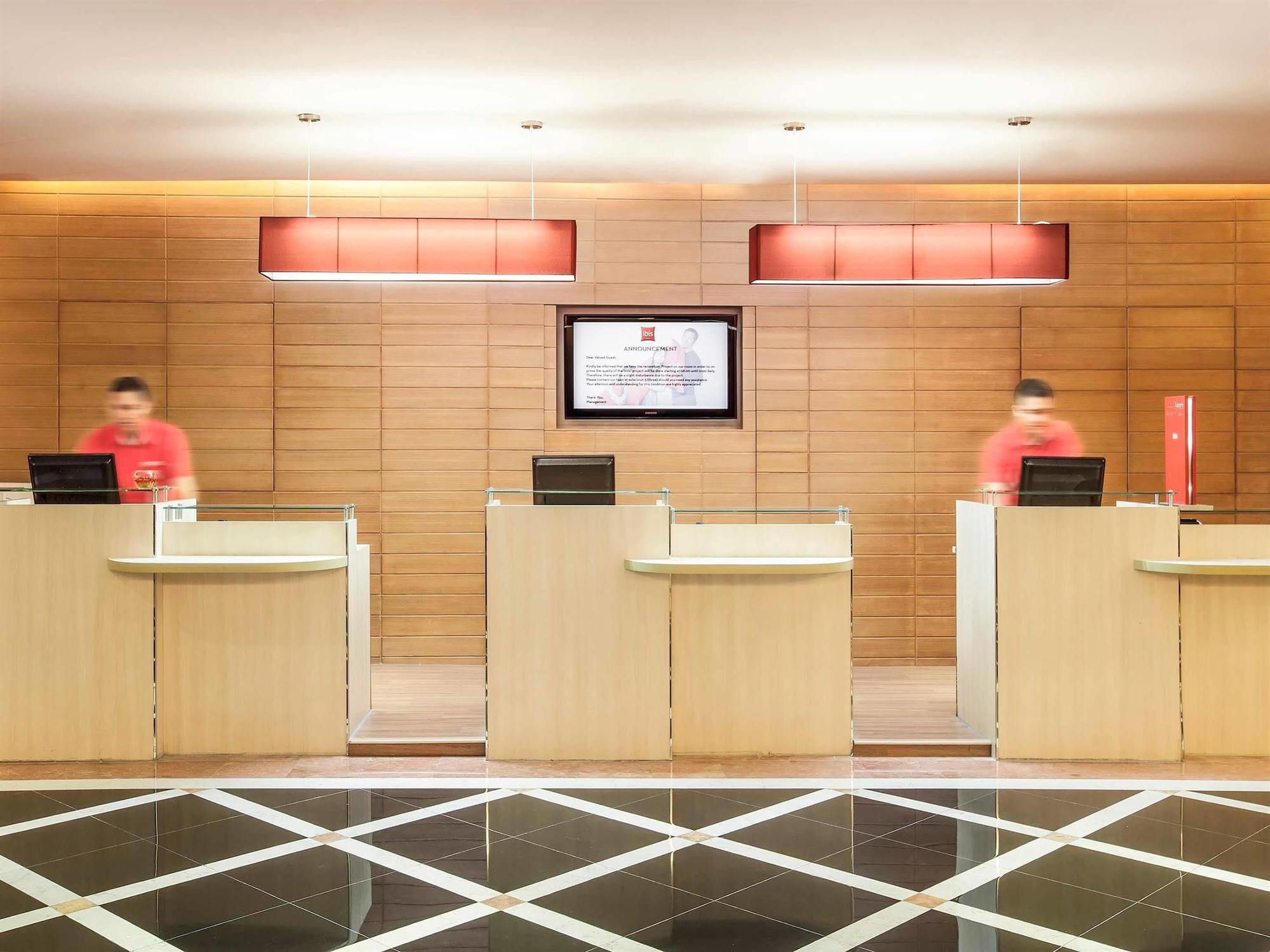 Hotel Ibis Mangga Dua Yakarta Exterior foto